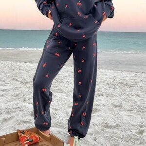 MON CHERI SWEATPANTS